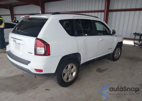 2016 Jeep Compass Latitude z USA, uszkodzony, nr VIN 1C4NJCEA9GD666721